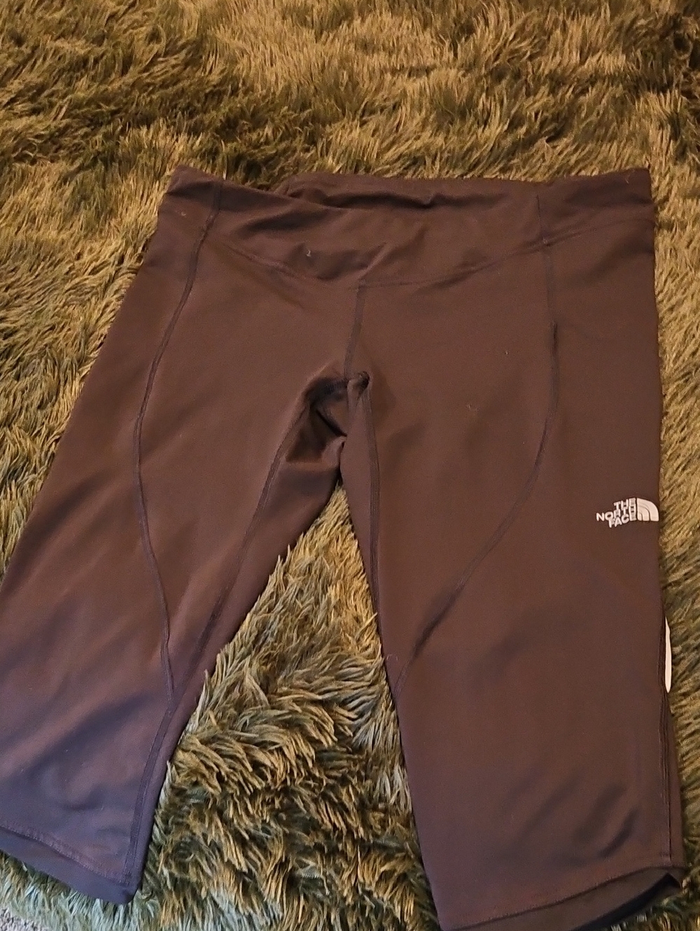 The North Face Black Capri Performance Leggings ... Back Zipper Pouch